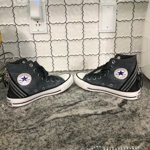 Chuck Taylor converse gray